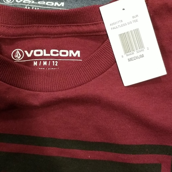 ⛔️SOLD⛔️Volcom Maroon Men's tshirt - Picture 3 of 3